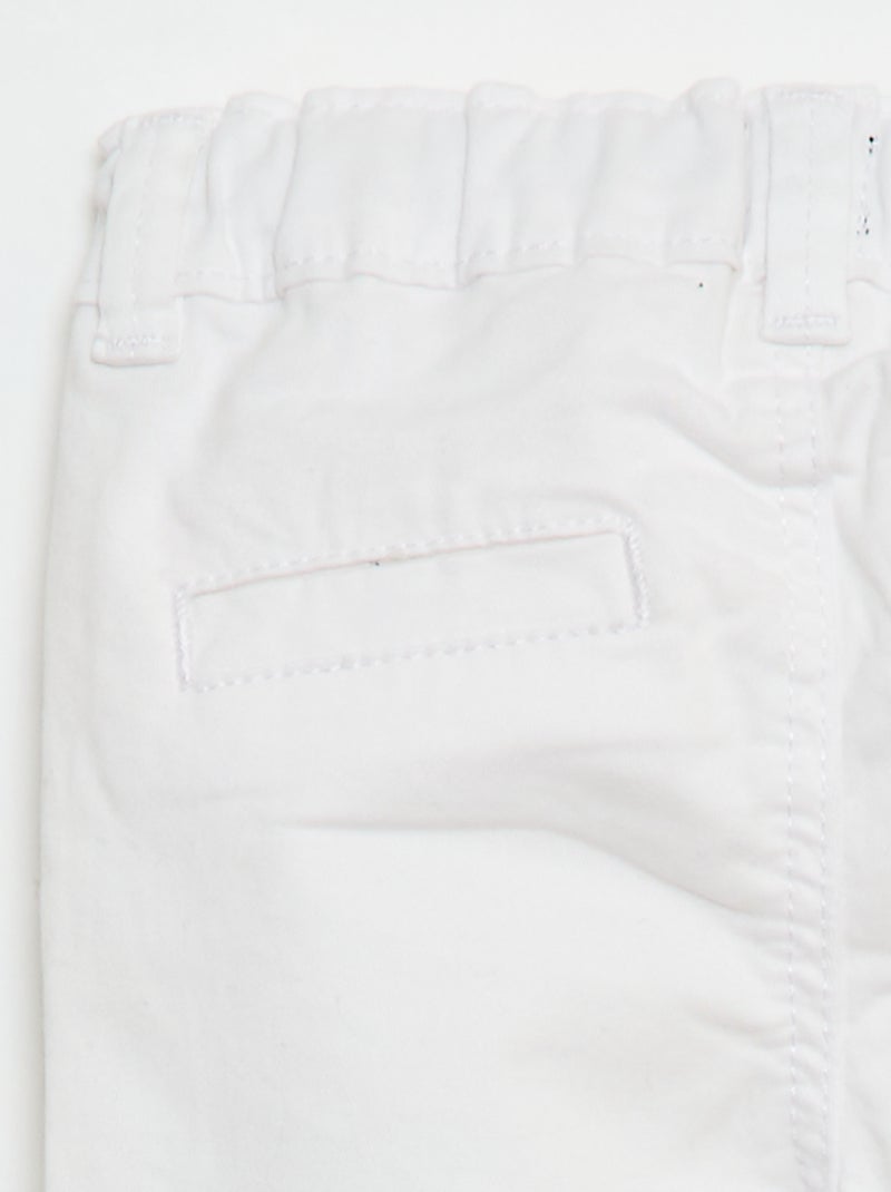 Gerade Chino aus Stretch-Baumwolle Weiß - Kiabi