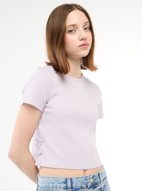 Geripptes Cropped T-Shirt mit Knoten - Kiabi