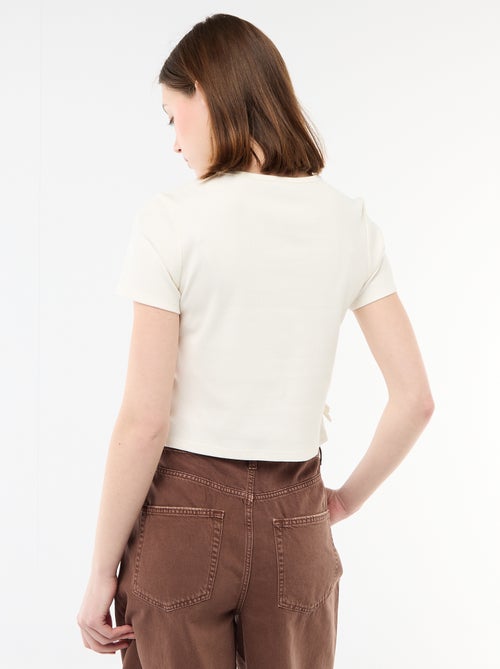 Geripptes Cropped T-Shirt mit Knoten - Kiabi