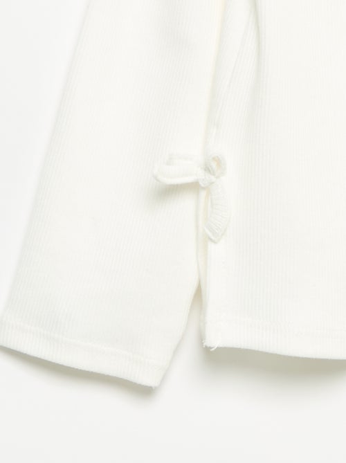 Geripptes Langarm-T-Shirt mit Schleife - Kiabi