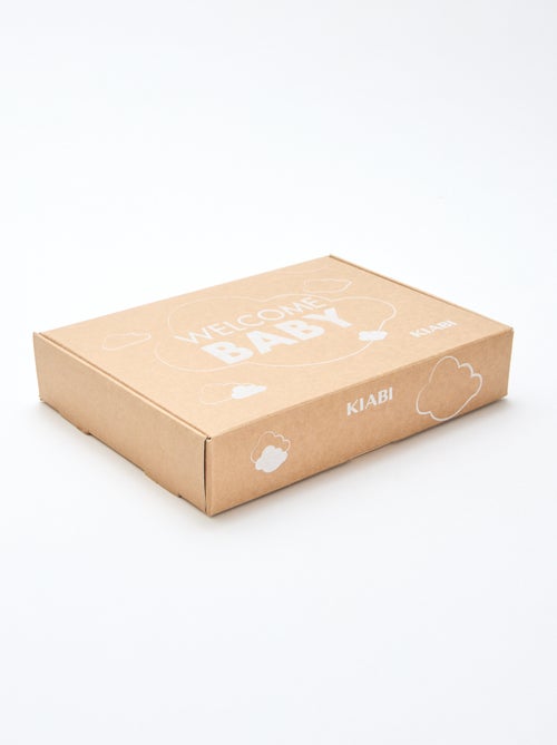 Geschenkset Wickeloberteil + Hose + Socken + Mütze + Lätzchen - Kiabi