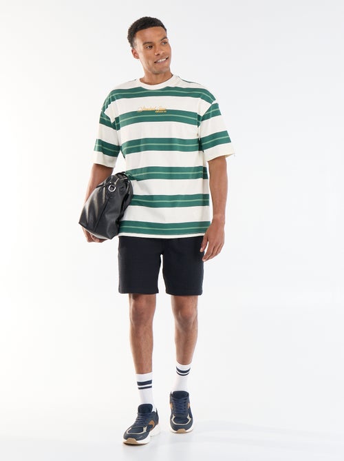 Gestreiftes Kurzarm-T-Shirt - Kiabi Gestreiftes Kurzarm-T-Shirt - Kiabi