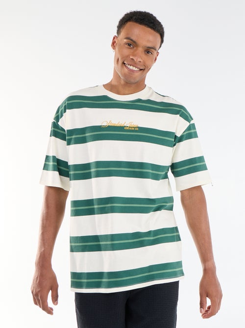 Gestreiftes Kurzarm-T-Shirt - Kiabi Gestreiftes Kurzarm-T-Shirt - Kiabi