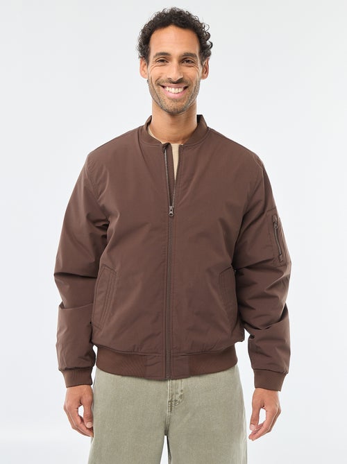 Giacca stile aviatore con tasca zippata sulla manica - Kiabi Giacca stile aviatore con tasca zippata sulla manica - Kiabi