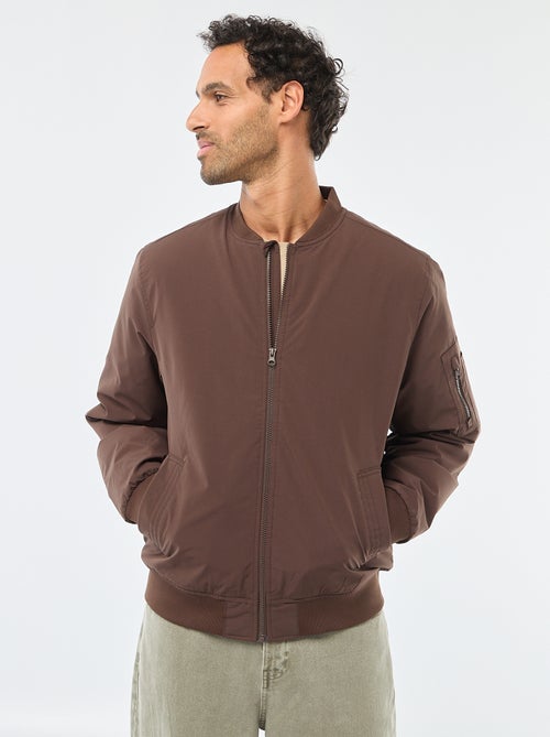 Giacca stile aviatore con tasca zippata sulla manica - Kiabi Giacca stile aviatore con tasca zippata sulla manica - Kiabi