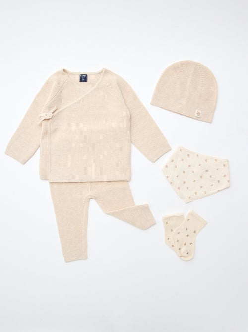 GIFTBOX Bra + Trousers + Socks + Hat + Bib - Kiabi