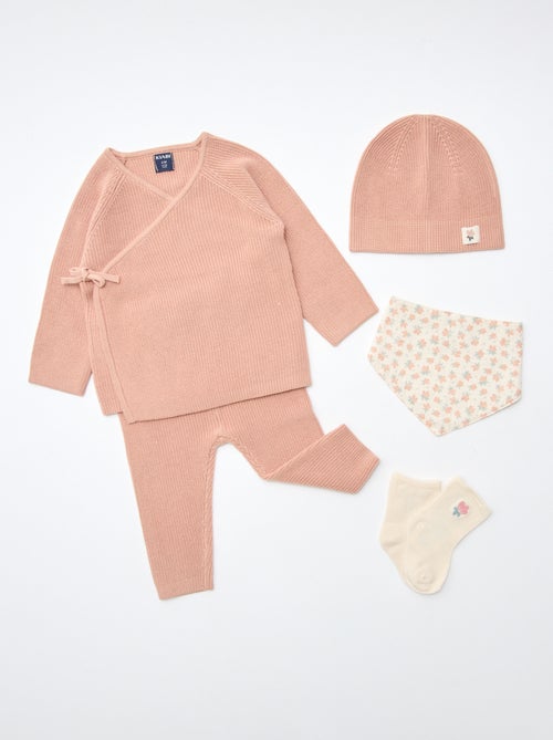 GIFTBOX Bra + Trousers + Socks + Hat + Bib - Kiabi