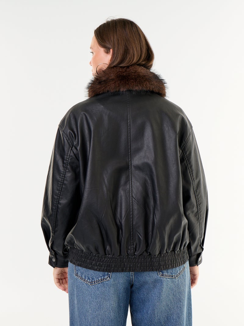 Giubbotto oversize in similpelle con collo in pelliccia sintetica rimovibile Nero - Kiabi