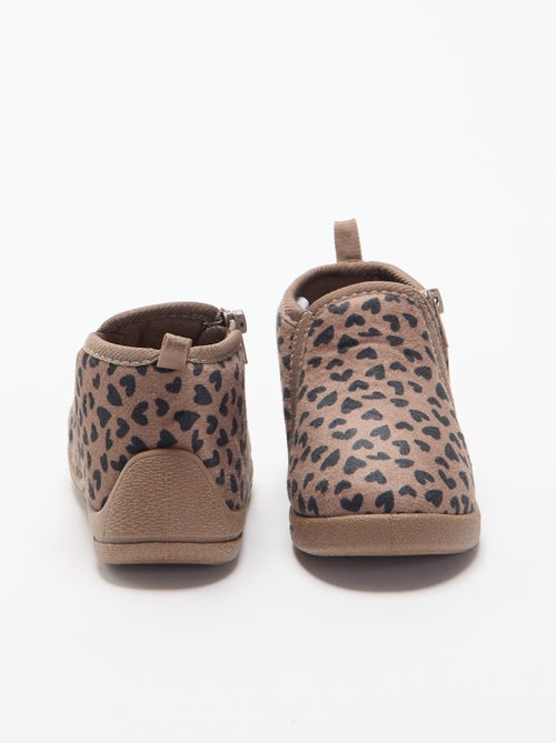 Hausschuh-Stiefeletten mit Leopardenmuster - Kiabi Hausschuh-Stiefeletten mit Leopardenmuster - Kiabi