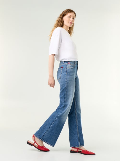 High-Waist Jeans im Flare-Schnitt mit Herzstickereien - Kiabi High-Waist Jeans im Flare-Schnitt mit Herzstickereien - Kiabi