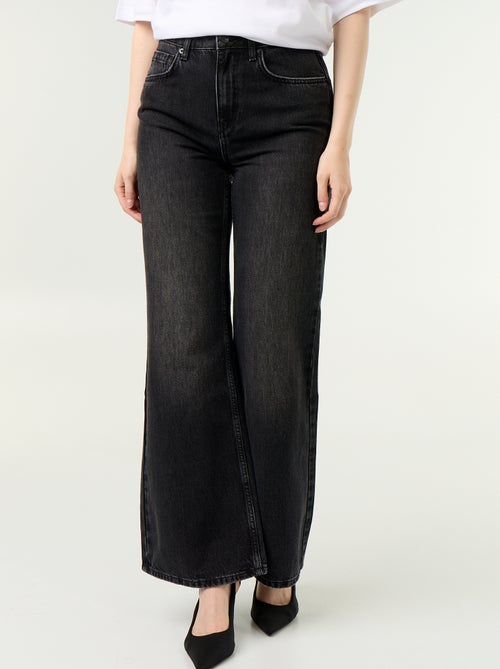 High-Waist Jeans im Flare-Schnitt mit Herzstickereien - Kiabi High-Waist Jeans im Flare-Schnitt mit Herzstickereien - Kiabi