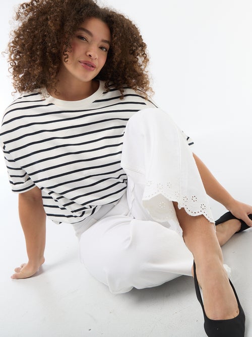 High-Waist Wide-Leg Jeans mit aufgesetzten Taschen vorne und hinten - Kiabi High-Waist Wide-Leg Jeans mit aufgesetzten Taschen vorne und hinten - Kiabi