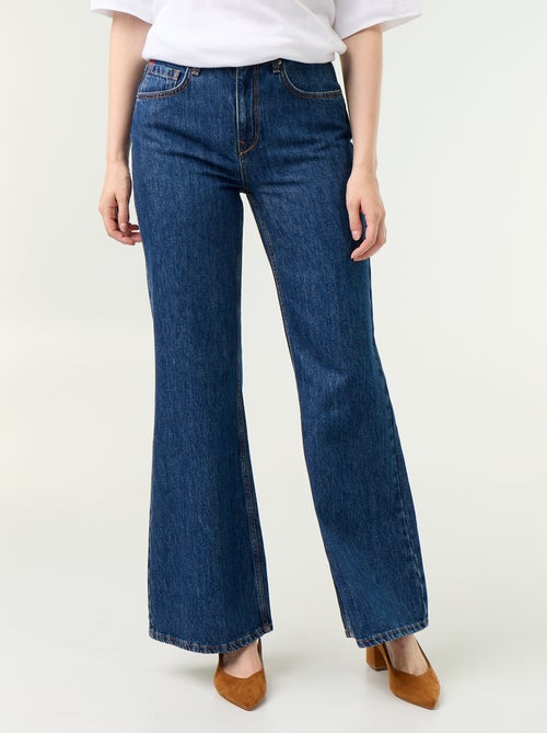 High-waisted flare jeans with 'heart' embroidery - Kiabi High-waisted flare jeans with 'heart' embroidery - Kiabi