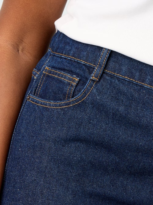 Jeans a gamba larga con risvolto alla base - Kiabi Jeans a gamba larga con risvolto alla base - Kiabi