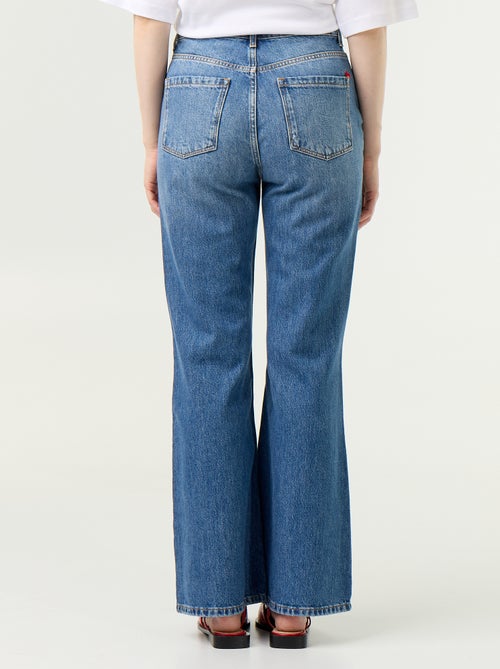 Jeans a vita alta taglio flare con ricami a 'cuori' - Kiabi Jeans a vita alta taglio flare con ricami a 'cuori' - Kiabi