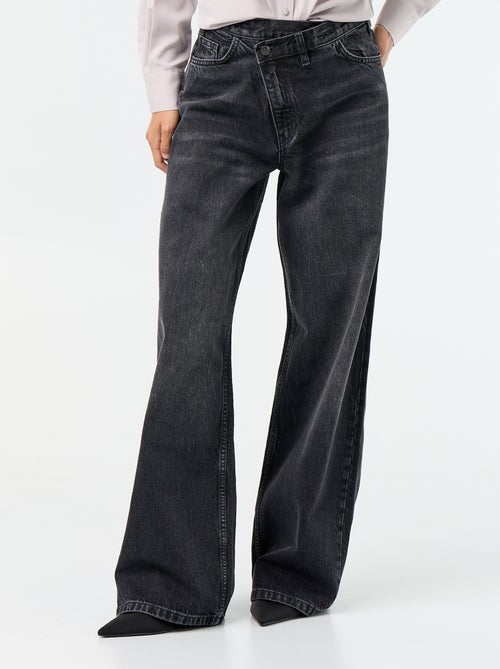 Jeans barrel con abbottonatura asimmetrica - Kiabi