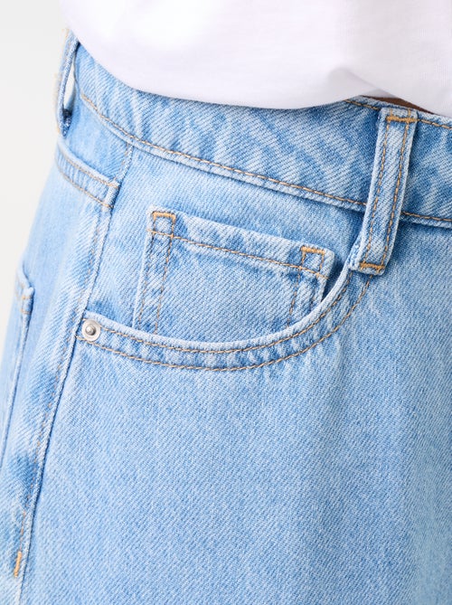 Jeans wide leg a gamba larga con nodi fantasia al fondo - Kiabi Jeans wide leg a gamba larga con nodi fantasia al fondo - Kiabi