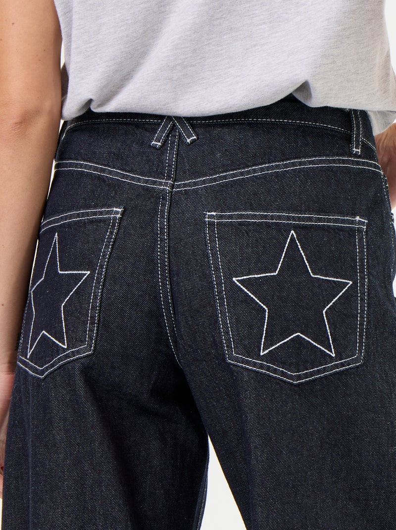 Jeans wide leg con stelle ricamate sulle tasche posteriori Blu - Kiabi