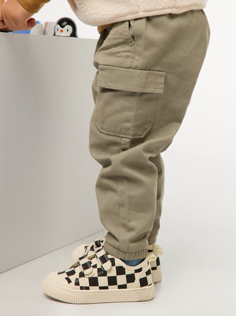 Joggerhose aus Twill mit Pattentaschen Grün - Kiabi