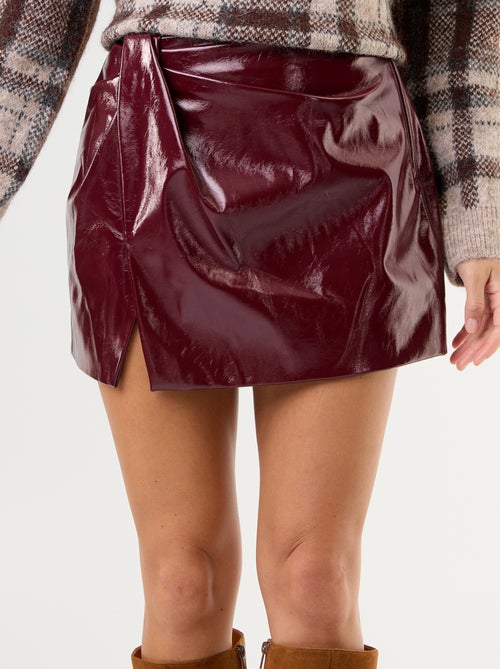 Jupe en faux cuir verni - Kiabi