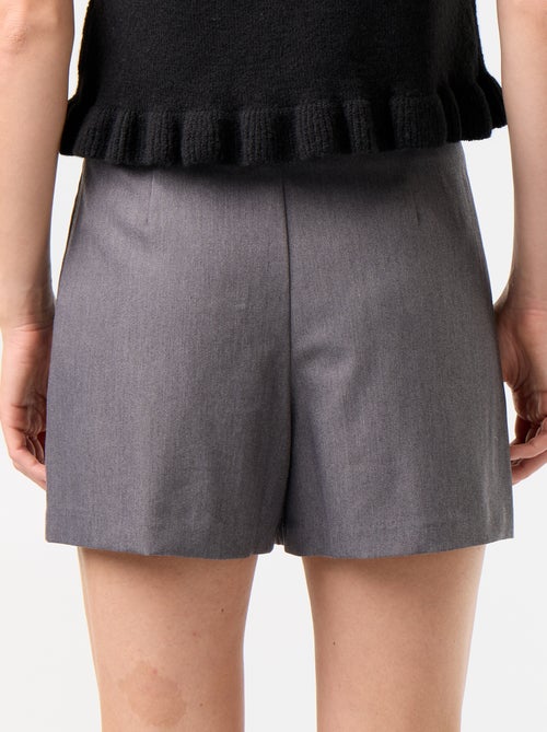 Jupe short avec bijou fantaisie - Kiabi