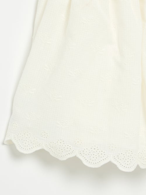 Kleid mit schmalen, nicht verstellbaren Trägern und Stickereien - Kiabi