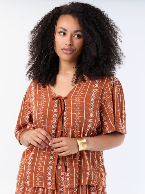 Kurzarm-Bluse mit Schleifen und Stickereien - Kiabi Kurzarm-Bluse mit Schleifen und Stickereien - Kiabi