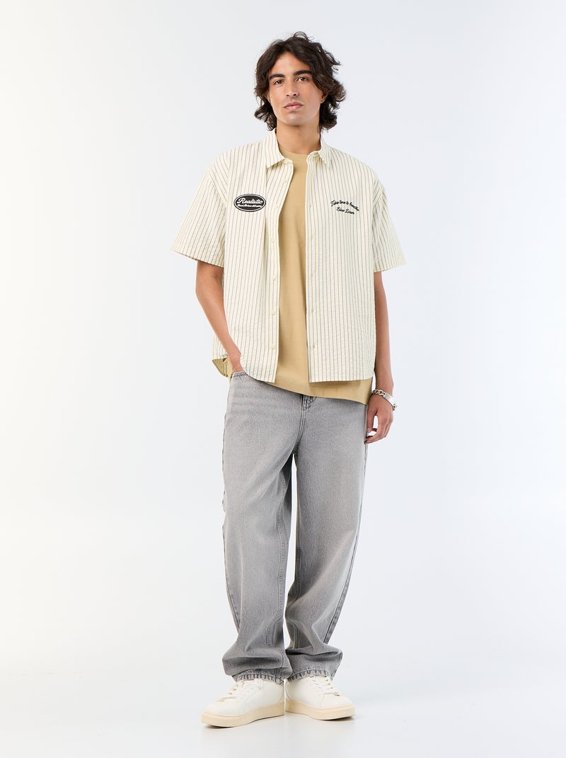 Kurzarmhemd mit Stickereien Beige - Kiabi