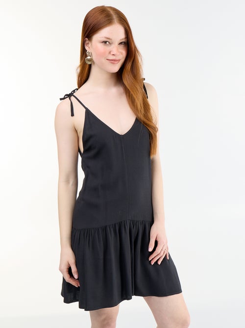 Kurzes Kleid mit dünnen Trägern und Volant-Saum - Kiabi