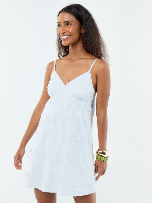 Kurzes Kleid mit Spaghettiträgern und Allover-Stickereien - Kiabi Kurzes Kleid mit Spaghettiträgern und Allover-Stickereien - Kiabi