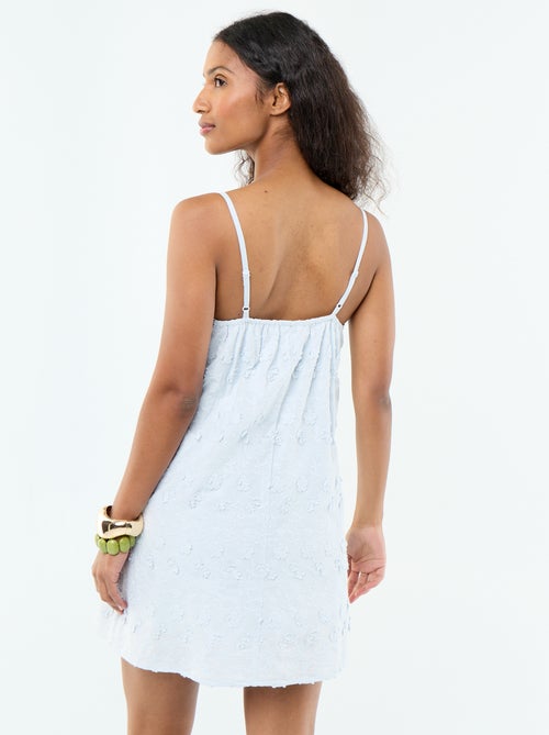 Kurzes Kleid mit Spaghettiträgern und Allover-Stickereien - Kiabi Kurzes Kleid mit Spaghettiträgern und Allover-Stickereien - Kiabi