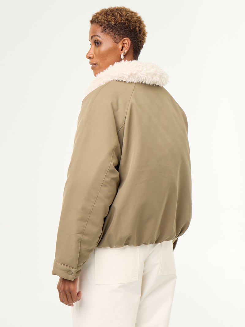 Kurzjacke mit Kragen in Lammfell-Optik Grün - Kiabi