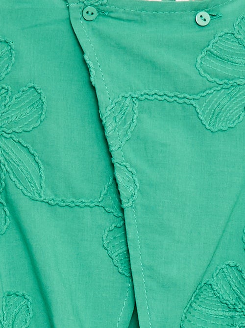 Kurzoverall mit grossen, gestickten Blumen - Kiabi