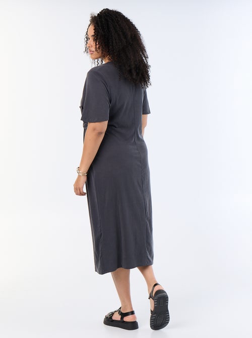 Langes, einfarbiges Kleid mit Knoten vorne - Kiabi Langes, einfarbiges Kleid mit Knoten vorne - Kiabi