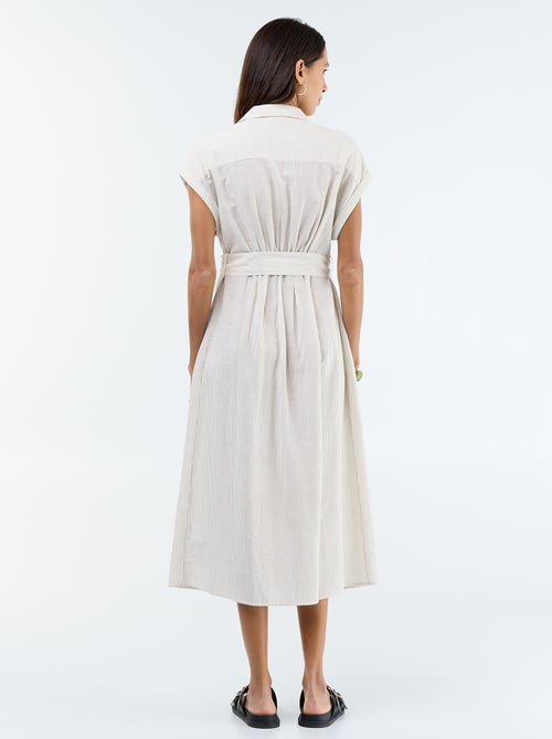 Langes Hemdblusenkleid mit kurzen Ärmeln - Kiabi Langes Hemdblusenkleid mit kurzen Ärmeln - Kiabi