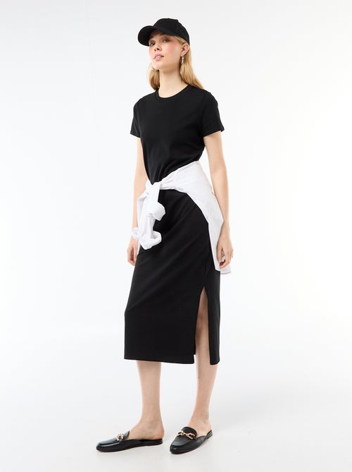 Langes Jerseykleid mit kurzen Ärmeln - Kiabi Langes Jerseykleid mit kurzen Ärmeln - Kiabi
