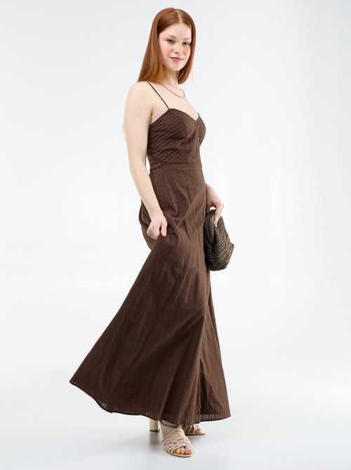 Langes Kleid mit schmalen Trägern und Stickereien - Kiabi Langes Kleid mit schmalen Trägern und Stickereien - Kiabi