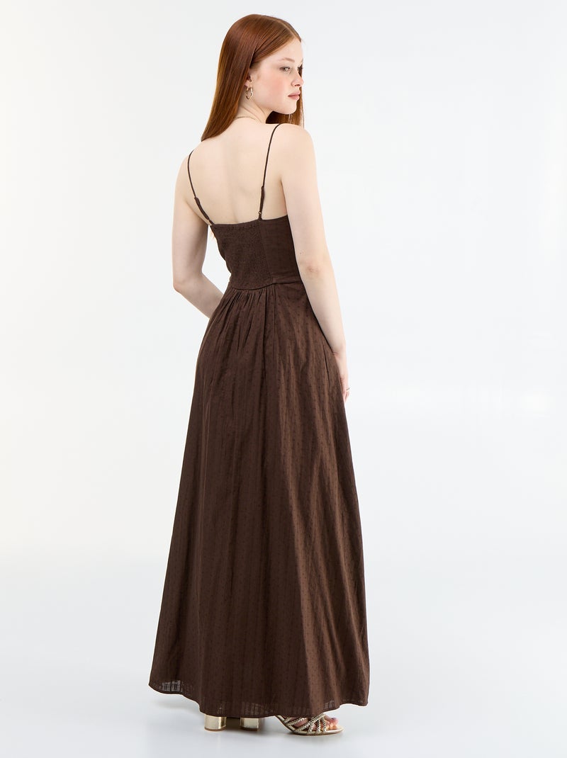Langes Kleid mit schmalen Trägern und Stickereien Braun - Kiabi