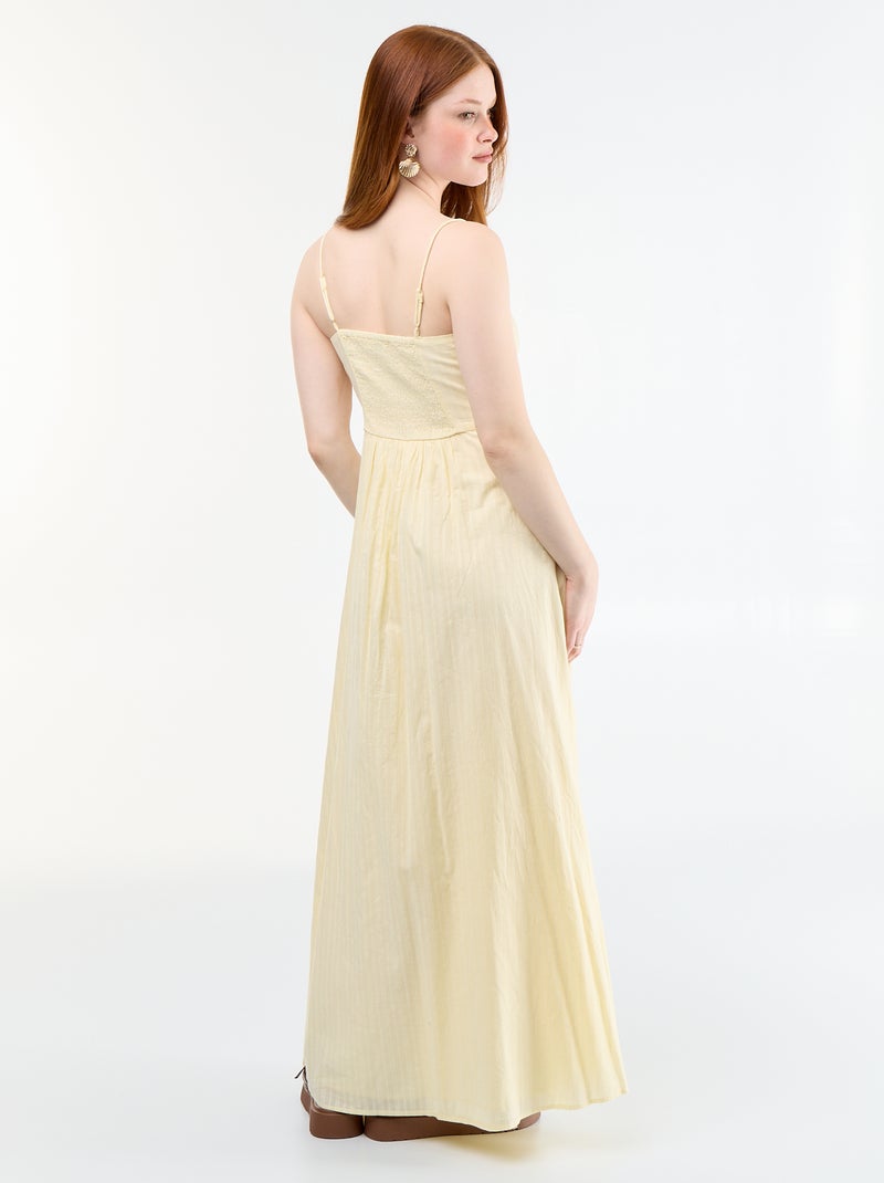 Langes Kleid mit schmalen Trägern und Stickereien GELB - Kiabi
