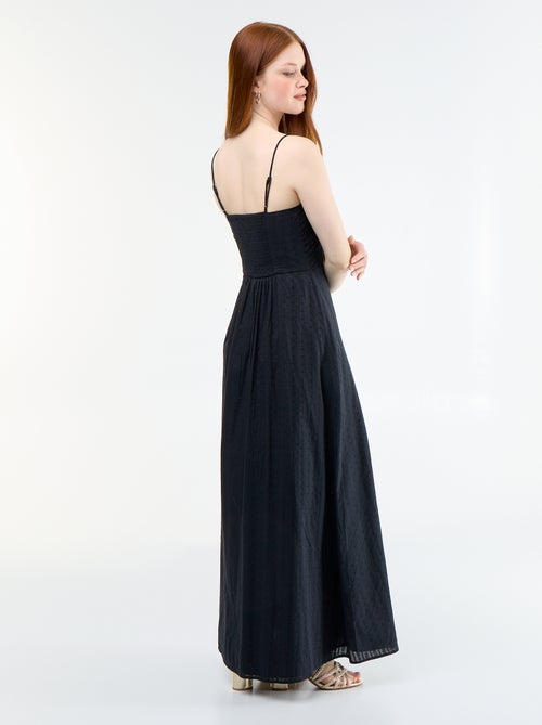 Langes Kleid mit schmalen Trägern und Stickereien - Kiabi Langes Kleid mit schmalen Trägern und Stickereien - Kiabi