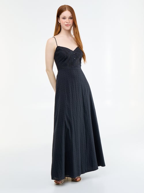 Langes Kleid mit schmalen Trägern und Stickereien - Kiabi Langes Kleid mit schmalen Trägern und Stickereien - Kiabi