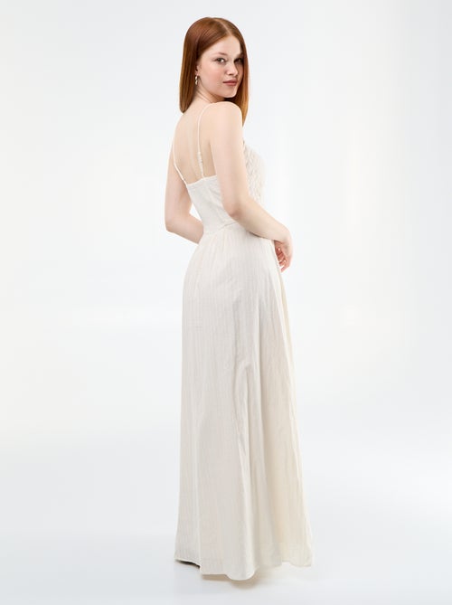 Langes Kleid mit schmalen Trägern und Stickereien - Kiabi Langes Kleid mit schmalen Trägern und Stickereien - Kiabi