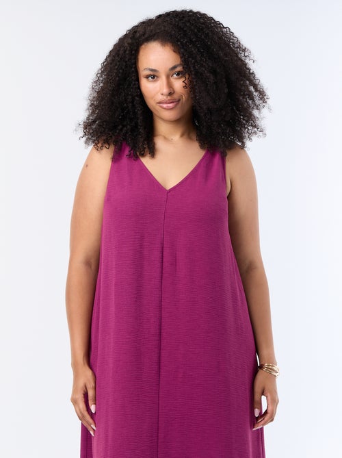 Langes Kleid mit Waffelstruktur und goldenem Schmuckdetail - Kiabi