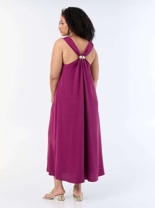 Langes Kleid mit Waffelstruktur und goldenem Schmuckdetail - Kiabi