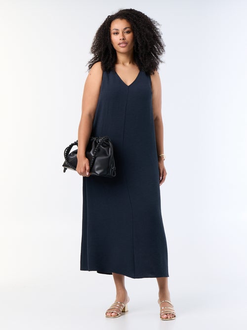 Langes Kleid mit Waffelstruktur und goldenem Schmuckdetail - Kiabi
