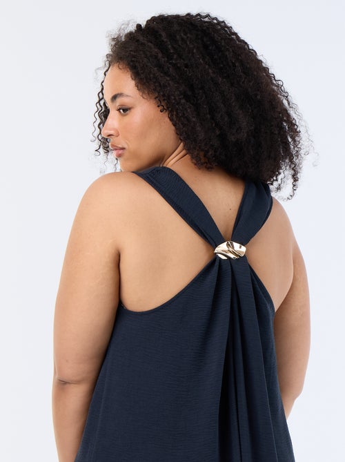 Langes Kleid mit Waffelstruktur und goldenem Schmuckdetail - Kiabi