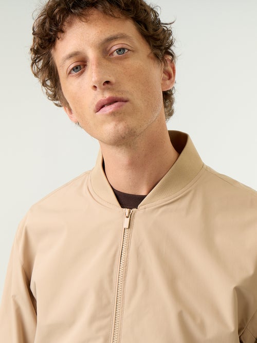 Leichter Uni-Blouson mit Reissverschluss - Kiabi Leichter Uni-Blouson mit Reissverschluss - Kiabi