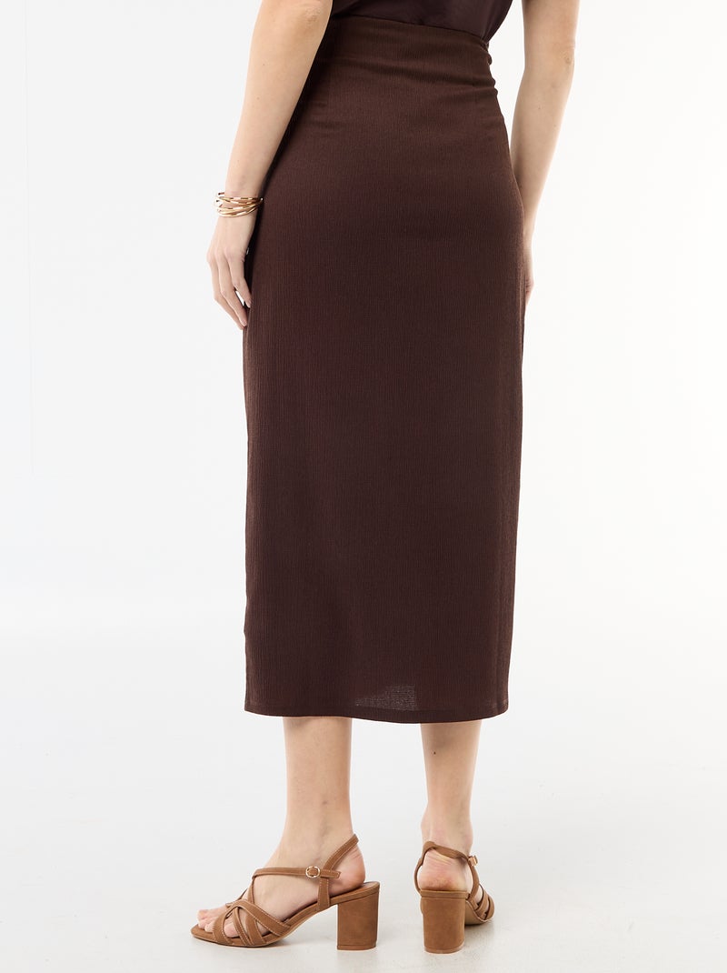 Long skirt with gold buckle at the waist Brown - Kiabi