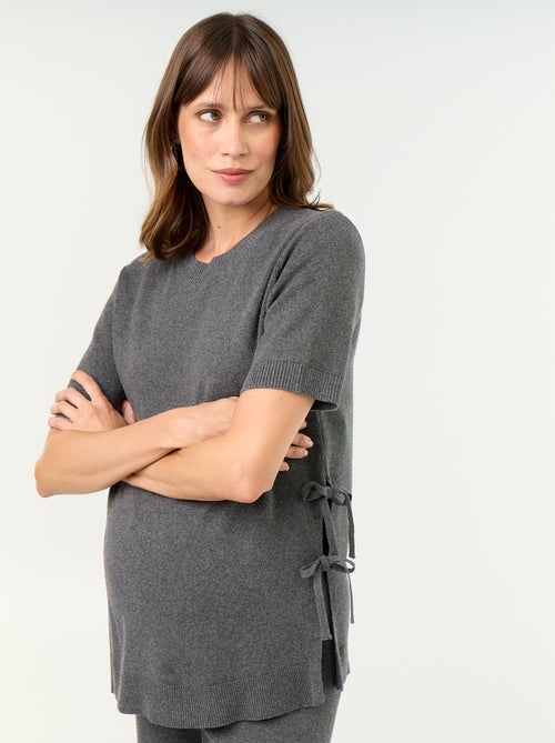 Maglione premaman a maniche corte con spacchi allacciati - Kiabi Maglione premaman a maniche corte con spacchi allacciati - Kiabi