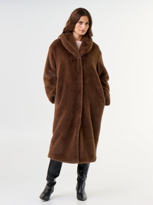 Manteau long en fausse fourrure - Kiabi